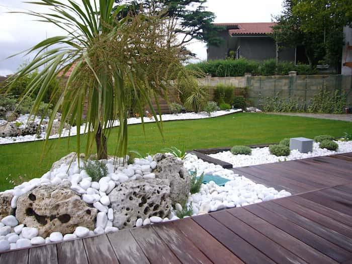 limpiar piedras decorativas jardin